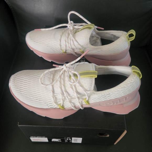 Sorel kinetic lace up sneakers. Sz 9.5 - Picture 5 of 8